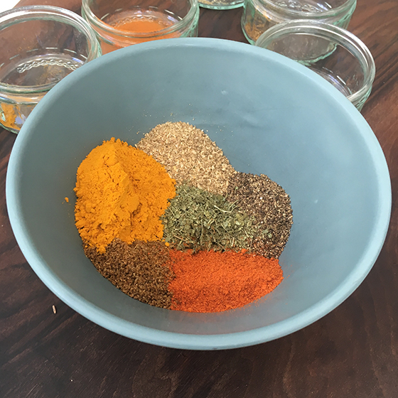 Combining spices into a mix