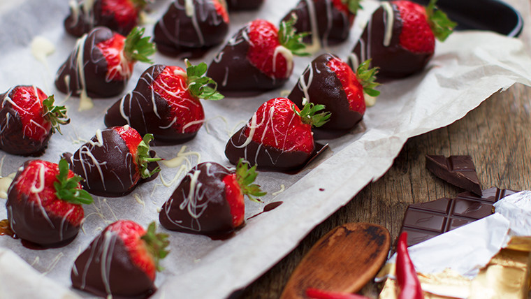 Strawberries Dipped in Chilli Chocolate