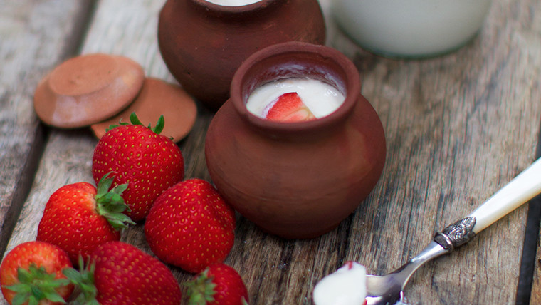 Strawberry Mishti Do
